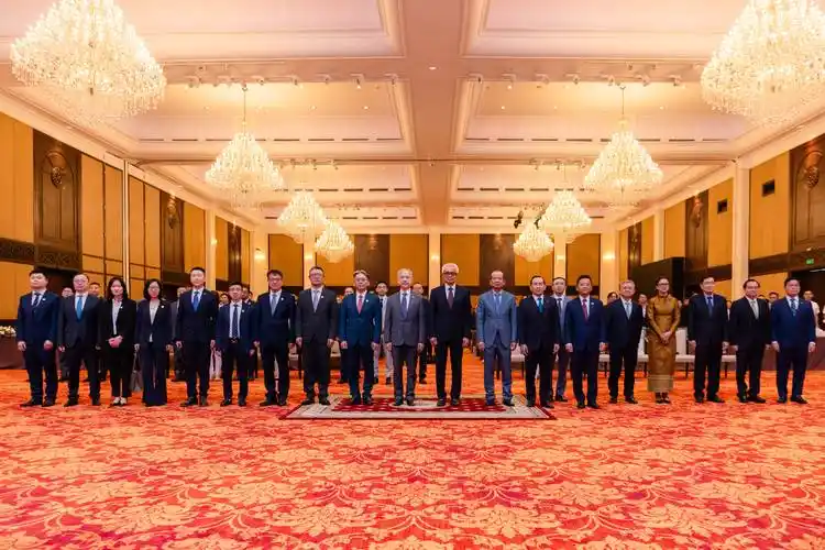 Cambodian Deputy Prime Minister and Chambers of Commerce from China, the United States, Europe, Japan, and South Korea Discuss Paths to Promote Collaborative De
